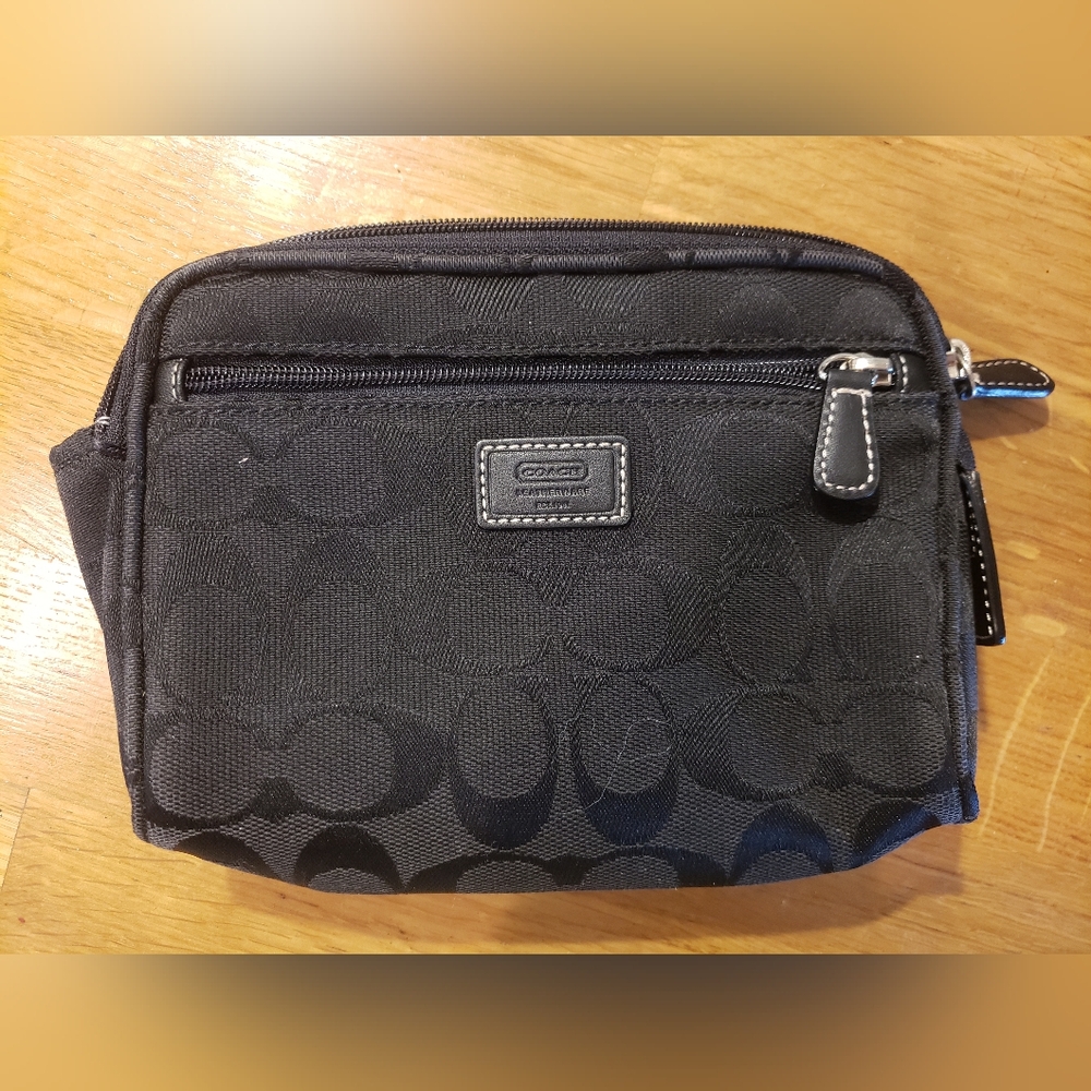 Vintage signature black leather trim nd monogram fabric